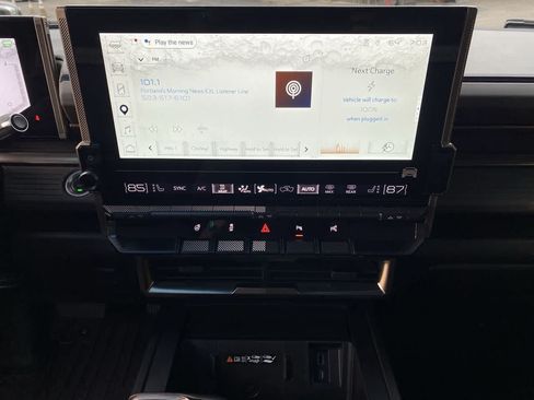 Used 2024 GMC Hummer EV 3X AWD/4WD image 23