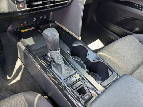 Used 2025 Toyota Camry LE FWD image 21