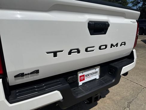 Used 2025 Toyota Tacoma TRD Sport AWD/4WD image 5