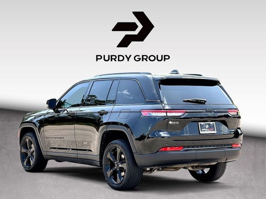 Used 2025 Jeep Grand Cherokee Limited w/ Black Appearance Package AWD/4WD image 6