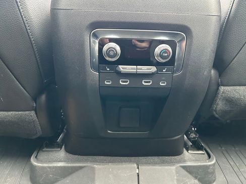 Used 2024 GMC Yukon Denali image 21