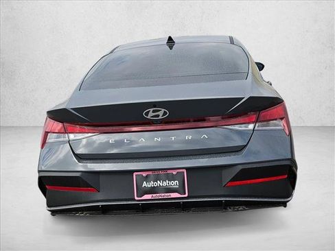 New 2026 Hyundai Elantra SE image 8