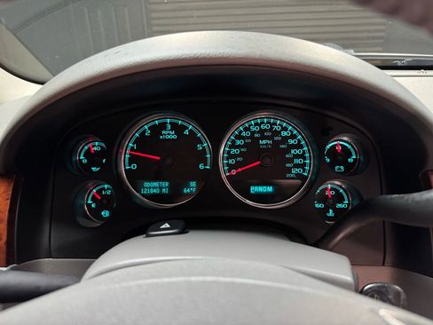 Used 2012 Chevrolet Suburban LT image 44