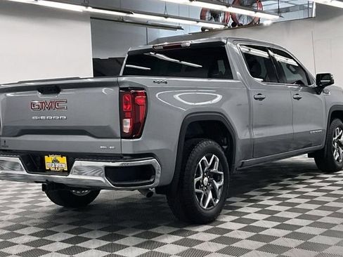Used 2025 GMC Sierra 1500 SLE AWD/4WD image 14