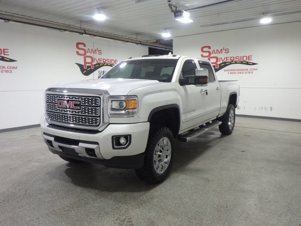 Used 2018 GMC Sierra 2500 Denali AWD/4WD image 1