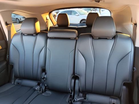 Used 2023 Acura MDX SH-AWD image 12