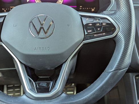 Used 2022 Volkswagen Tiguan SE R-Line image 22