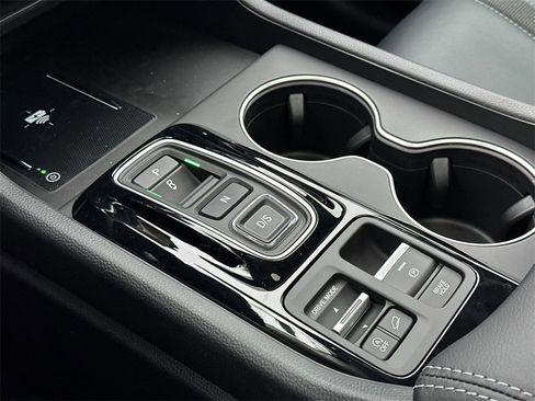 New 2025 Honda Pilot Touring image 33