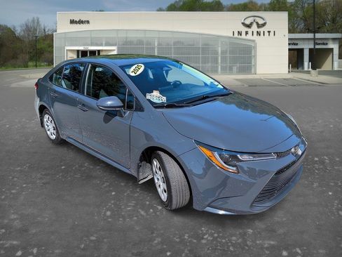 Used 2025 Toyota Corolla LE FWD image 2