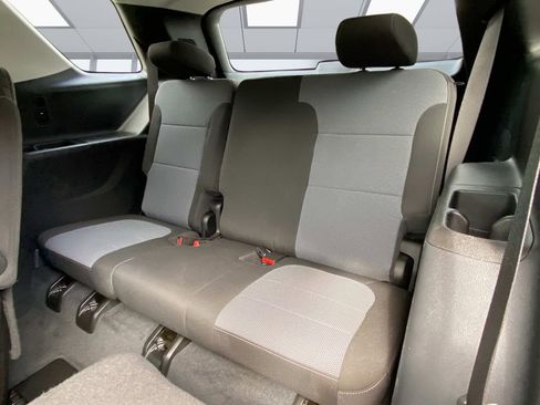 Used 2021 Chevrolet Traverse LT image 17