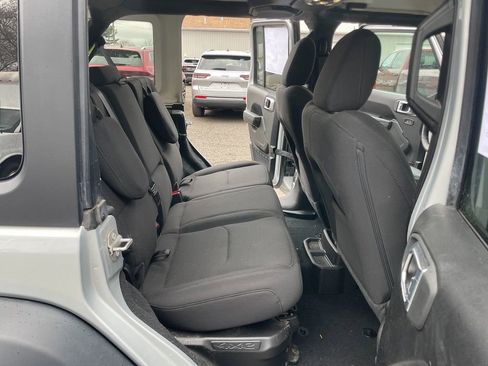Used 2023 Jeep Wrangler Unlimited w/ Cold Weather Group AWD/4WD image 26