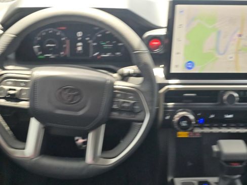 Used 2025 Toyota Tacoma TRD Sport w/ TRD Sport Premium Package AWD/4WD image 17