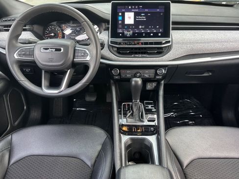 Used 2024 Jeep Compass Latitude image 16