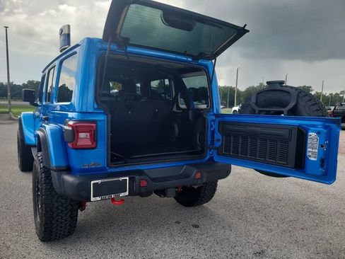 Used 2024 Jeep Wrangler Unlimited Rubicon AWD/4WD image 11