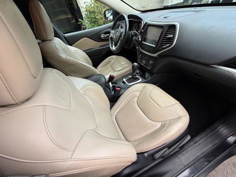 Used 2015 Jeep Cherokee Limited w/ Luxury Group AWD/4WD image 35