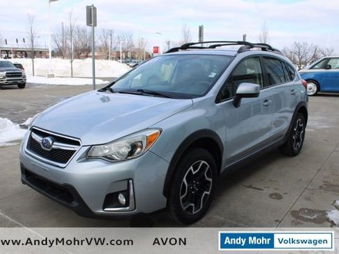 Used 2017 Subaru Crosstrek 2.0i Premium image 3
