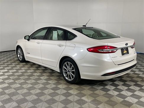Used 2017 Ford Fusion SE image 22