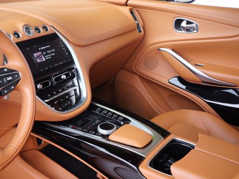 Used 2023 Aston Martin DBX AWD/4WD image 11