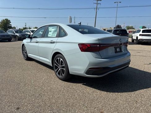 Used 2025 Volkswagen Jetta Sport image 4