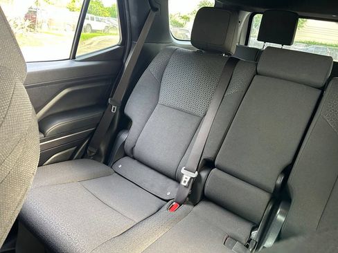 Used 2025 Toyota 4Runner SR5 AWD/4WD image 13