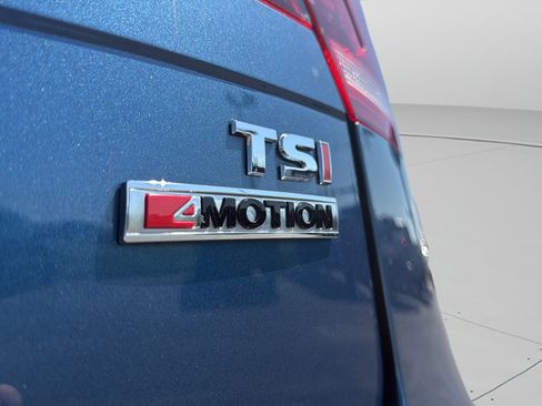 Used 2018 Volkswagen Tiguan SEL AWD/4WD image 11