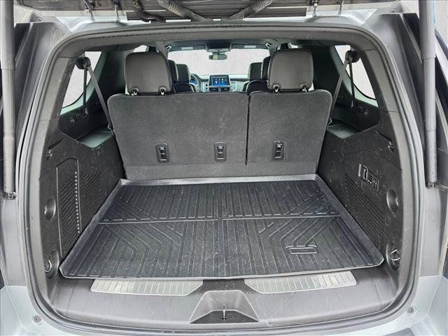 Used 2023 Chevrolet Suburban Z71 w/ Luxury Package AWD/4WD image 16