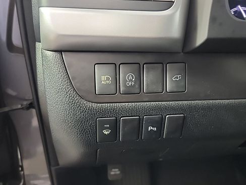 Used 2018 Toyota Highlander Limited AWD/4WD image 37