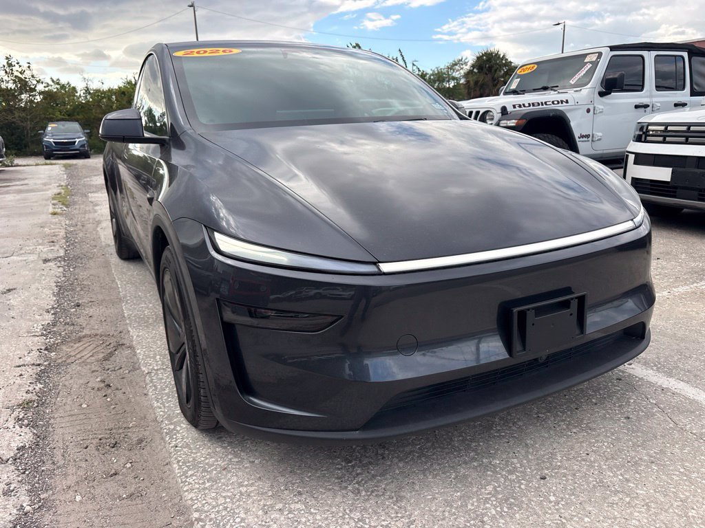 Used 2026 Tesla Model Y AWD image 1