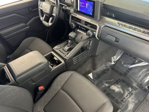 Used 2024 Toyota Tacoma SR5 RWD image 33