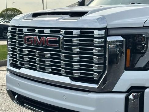 Used 2024 GMC Sierra 2500 Denali w/ Denali Reserve Package AWD/4WD image 6