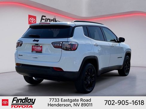Used 2025 Jeep Compass Latitude w/ Altitude Special Edition AWD/4WD image 3