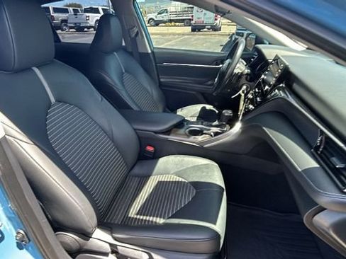Used 2024 Toyota Camry SE FWD image 11