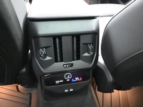 New 2026 BMW X3 xDrive30i w/ Premium Package AWD/4WD image 18