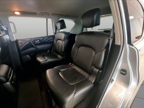 Used 2017 INFINITI QX80 2WD w/ Deluxe Technology Package image 18