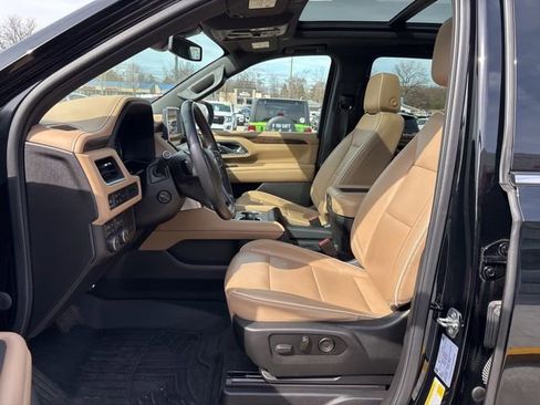 Used 2021 Chevrolet Suburban Premier image 16