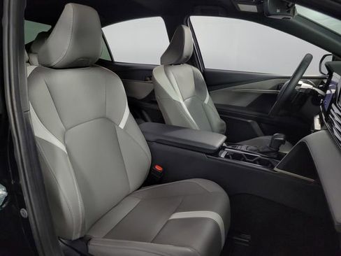 Used 2025 Toyota Camry SE FWD image 15