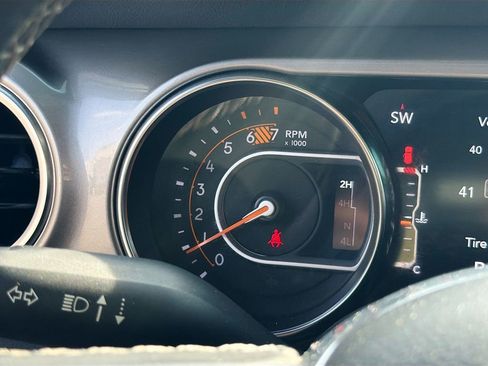 Used 2022 Jeep Wrangler Unlimited Sahara AWD/4WD image 37