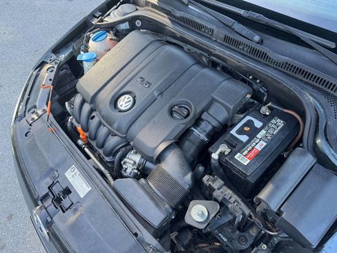 Used 2012 Volkswagen Jetta SE FWD image 25