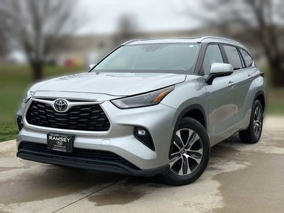 Used 2023 Toyota Highlander XLE