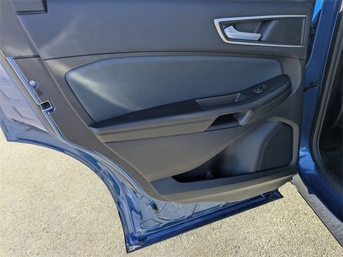 Used 2022 Ford Edge SEL w/ Sport Appearance Package image 24