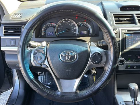 Used 2012 Toyota Camry SE FWD image 16