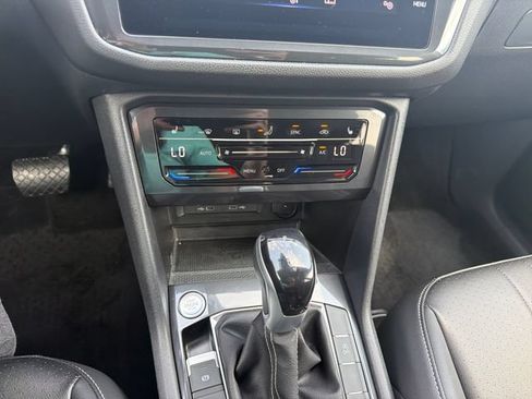 Certified 2023 Volkswagen Tiguan SE FWD image 16