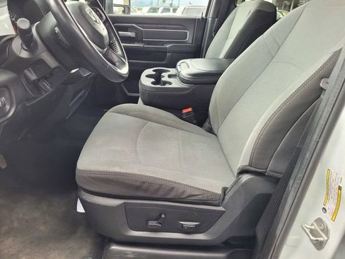 Used 2024 RAM 3500 Big Horn AWD/4WD image 16