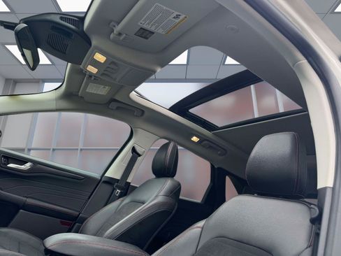 Certified 2022 Ford Escape SEL w/ SEL Stealth AWD Package image 17