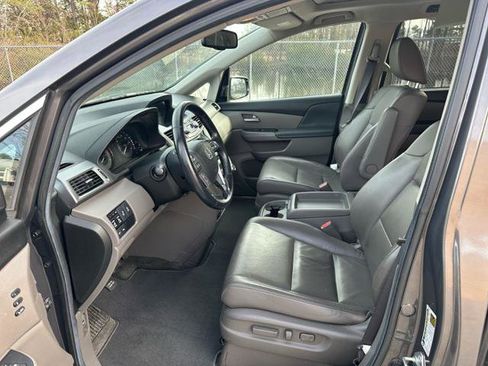 Used 2013 Honda Odyssey Touring Elite image 18