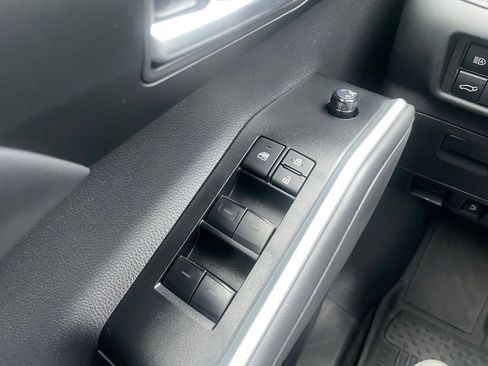 Used 2025 Toyota Highlander XLE AWD/4WD image 20