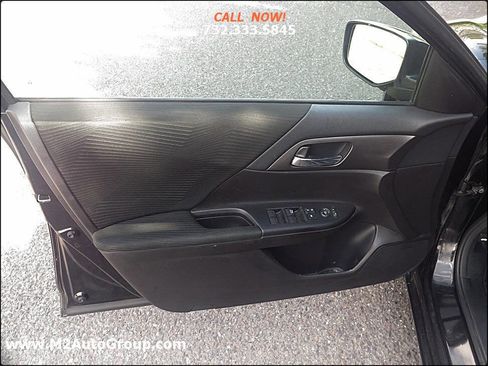 Used 2015 Honda Accord LX image 16