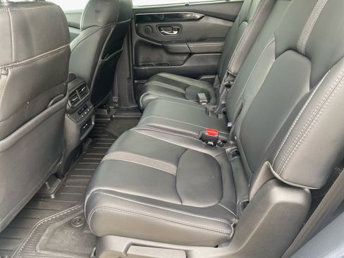 Certified 2025 Honda Pilot Touring image 16