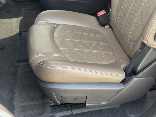 Used 2017 GMC Acadia Limited SLT FWD image 24