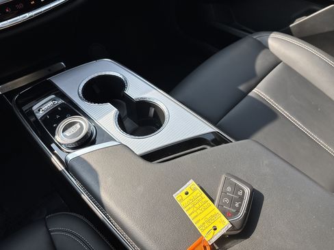 Used 2024 Cadillac Lyriq Tech AWD/4WD image 34